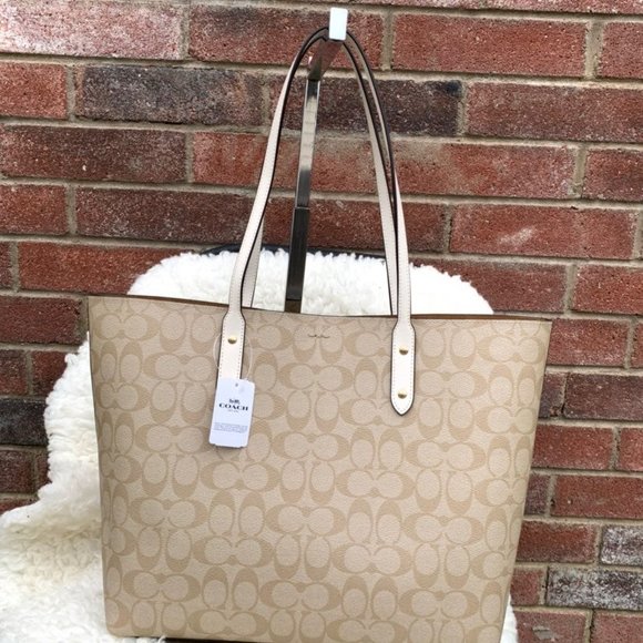 Coach Town Tote In Sig Canvas F76636 - Picture 4 of 6